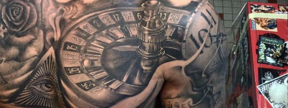 ein Roulette-Tattoo bekommen